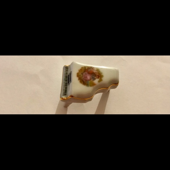 Limoges Miniature Piano made in France 24k Gold Hand Painted - Picture 14 of 16